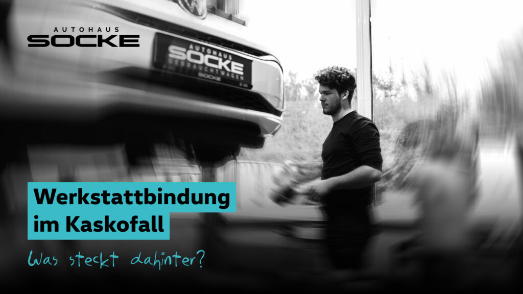 Werkstattanbindung im Kaskofall, Bild: junger Mechaniker in der Werkstatt repariert Auto